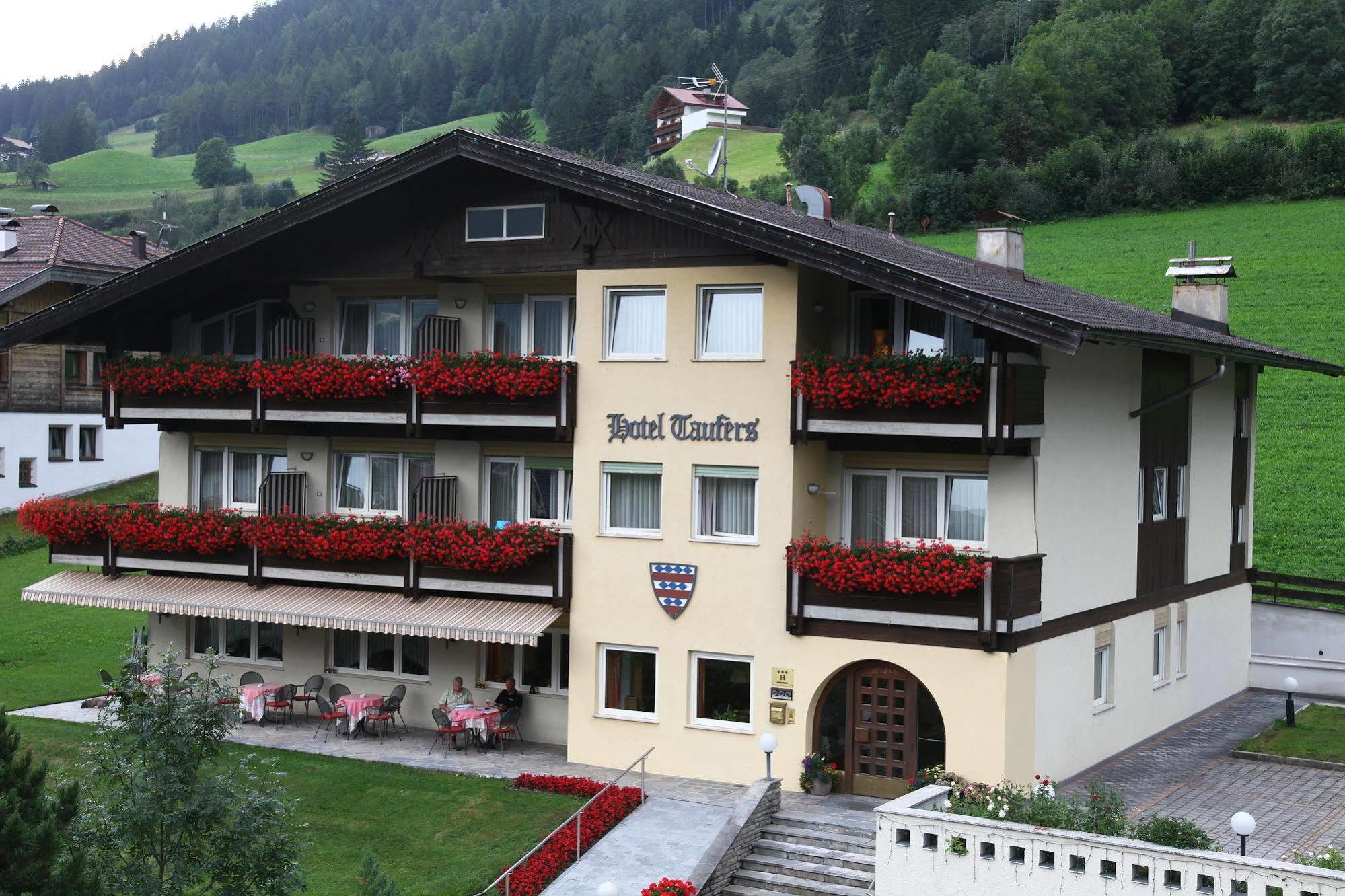 Hotel Taufers Molini di Tures Esterno foto